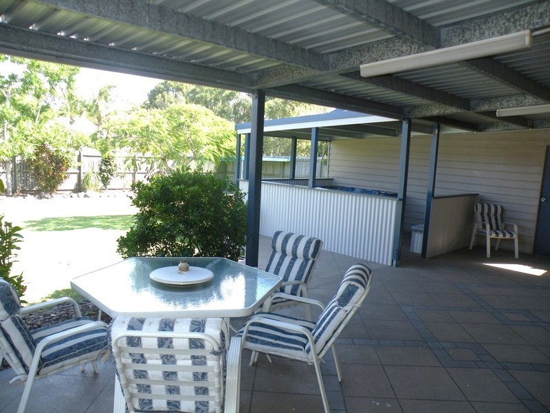 1 Lucyanne Court, Urangan QLD 4655