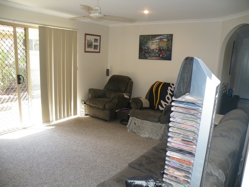 1 Lucyanne Court, Urangan QLD 4655