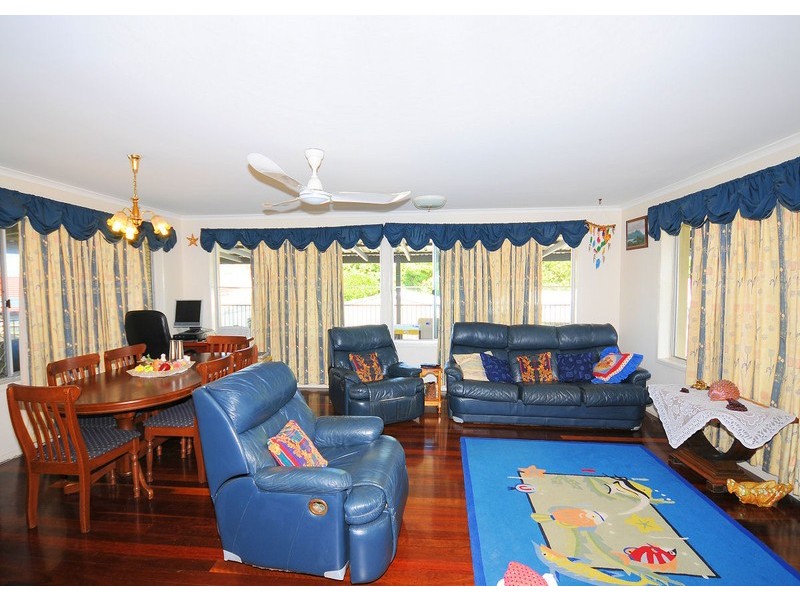 42 Long Street, Point Vernon QLD 4655
