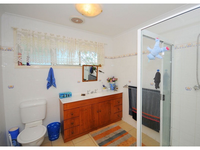 42 Long Street, Point Vernon QLD 4655