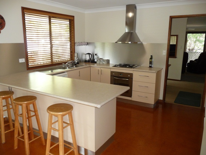 19 Banksia Street, Point Vernon QLD 4655