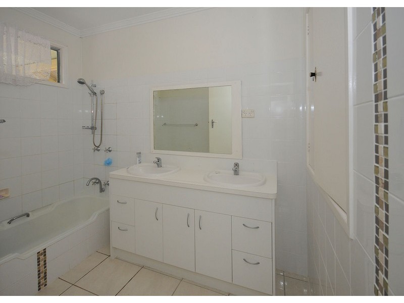 30-32 Cunningham Street, Torquay QLD 4655