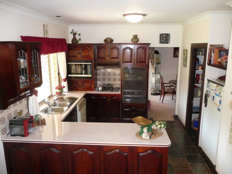 18 Doolong Road South, Wondunna QLD 4655