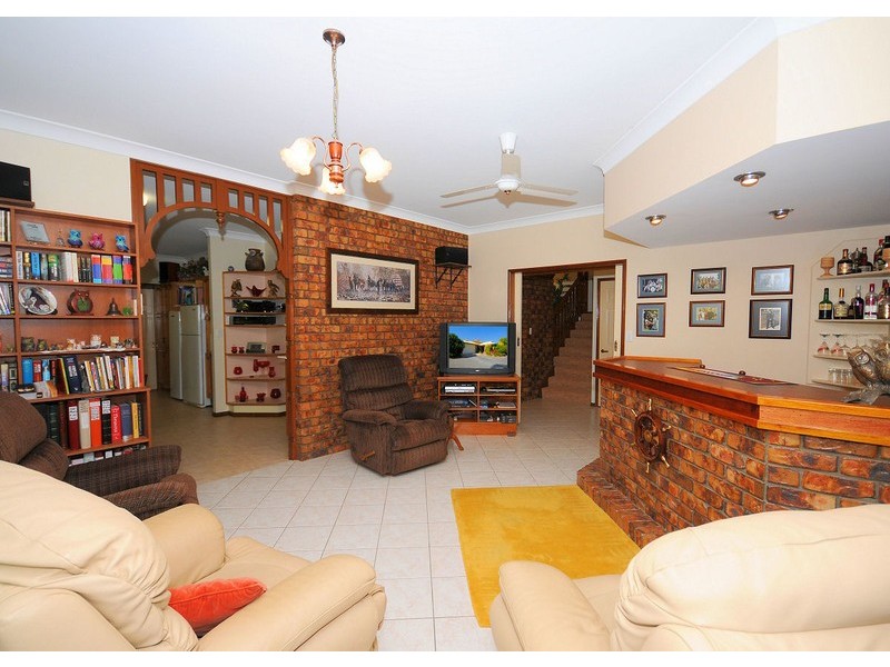 28 Wellington Crescent, Wondunna QLD 4655