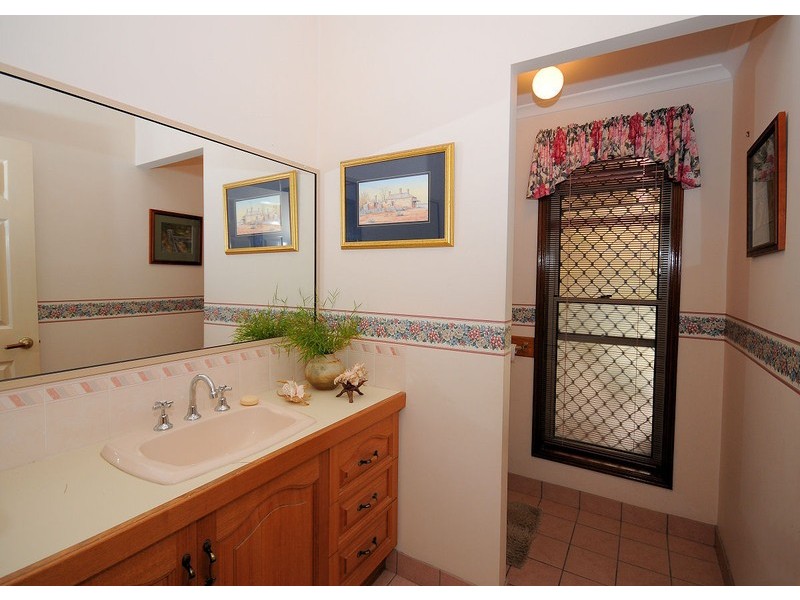 28 Wellington Crescent, Wondunna QLD 4655