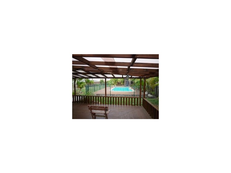 6 Willow Crt, Kawungan QLD 4655