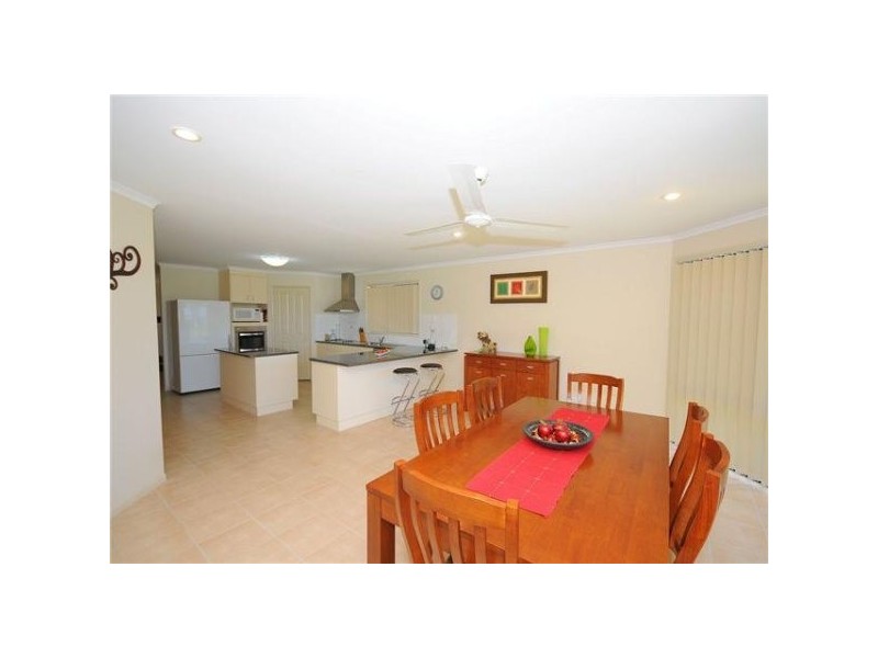 27 Yarrilee Cct, Urraween QLD 4655