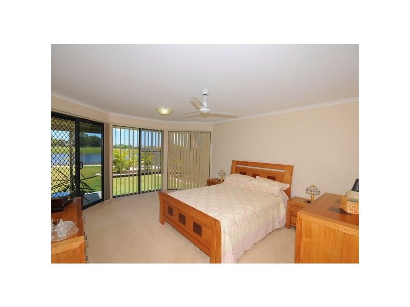 27 Yarrilee Cct, Urraween QLD 4655