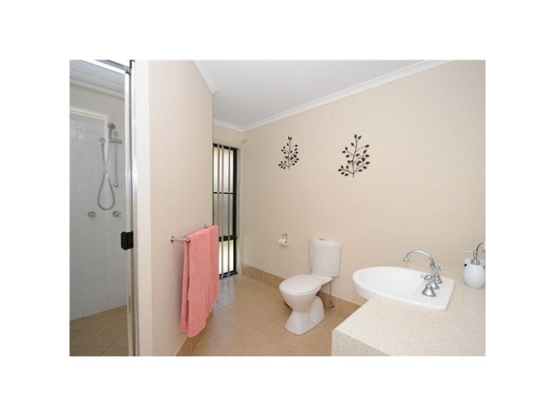 27 Yarrilee Cct, Urraween QLD 4655