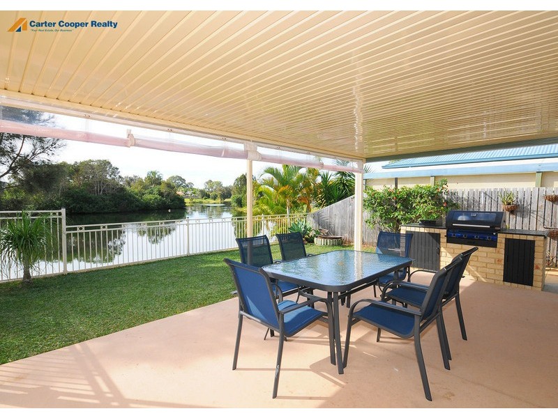 64 Alexander, Urangan QLD 4655