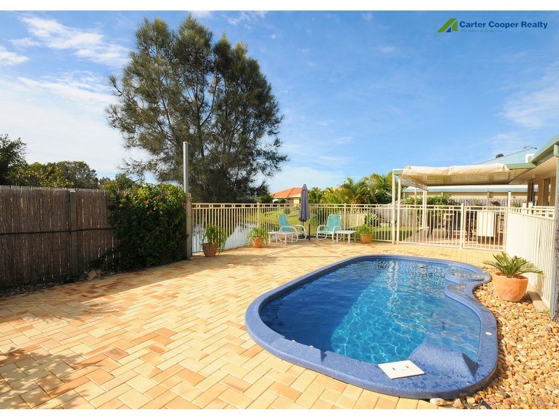 64 Alexander, Urangan QLD 4655