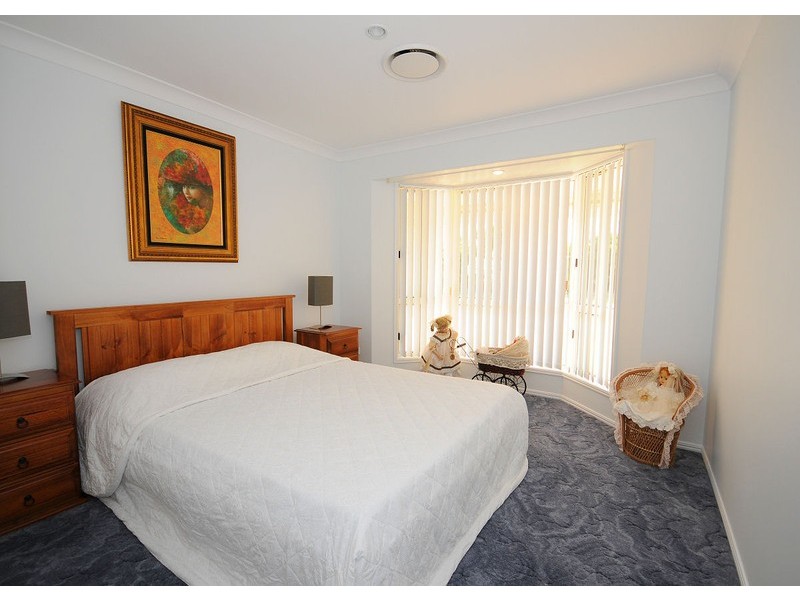 64 Alexander, Urangan QLD 4655