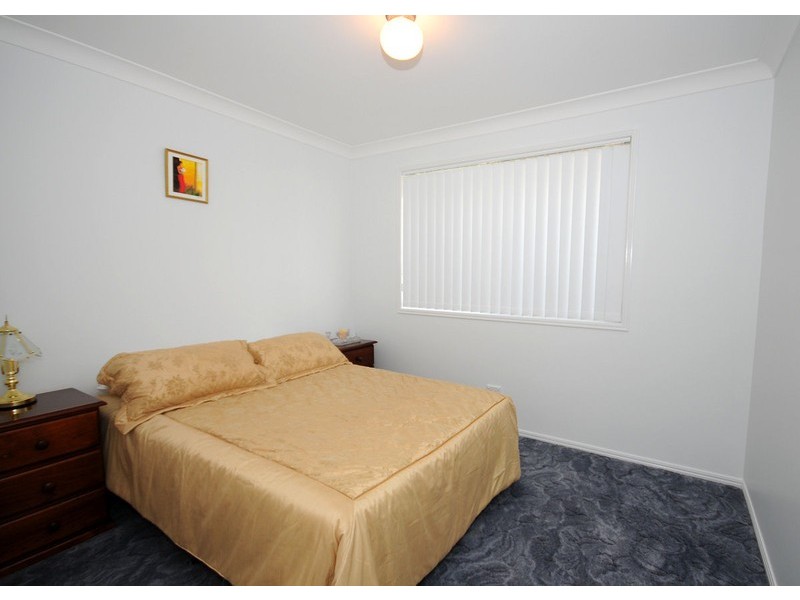 64 Alexander, Urangan QLD 4655