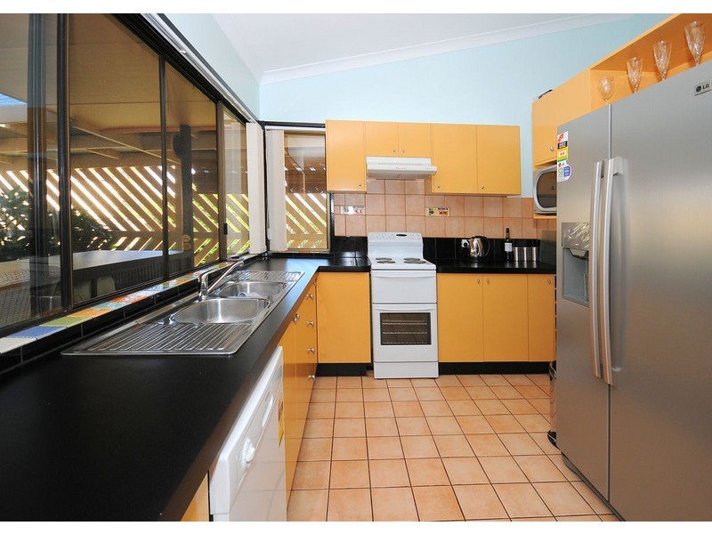41 Hansen Street, Urangan QLD 4655
