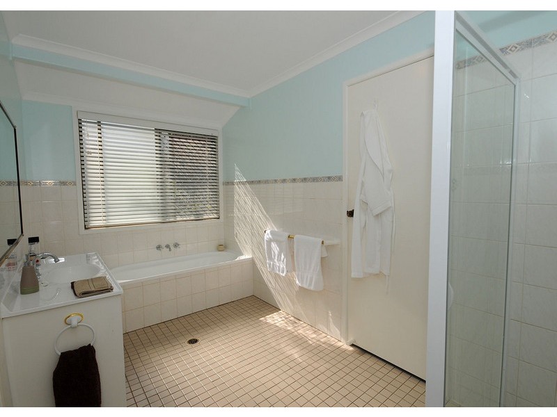 41 Hansen Street, Urangan QLD 4655