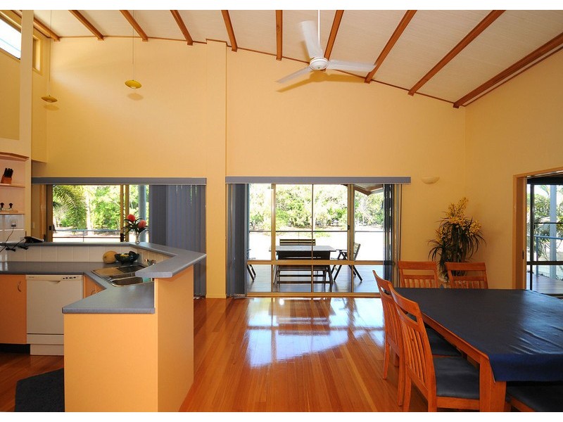 622 Esplanade, Urangan QLD 4655