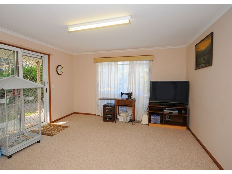 12 North Street, Point Vernon QLD 4655