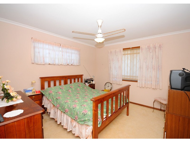 12 North Street, Point Vernon QLD 4655