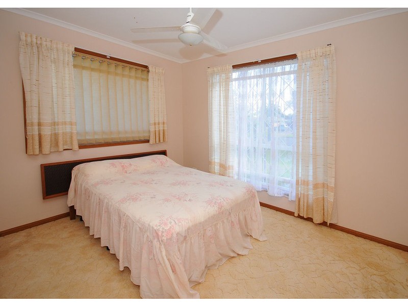 12 North Street, Point Vernon QLD 4655