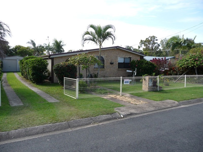 5 Limpus Street, Urangan QLD 4655