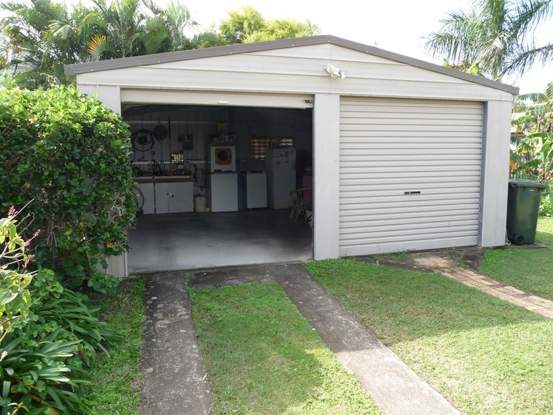 5 Limpus Street, Urangan QLD 4655