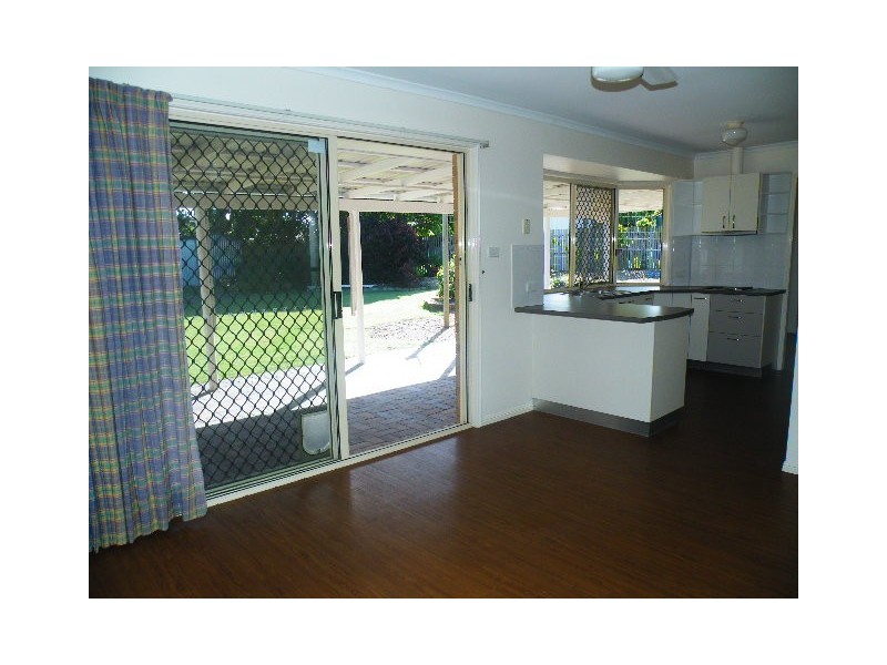 7  Cochrane Court, Torquay QLD 4655