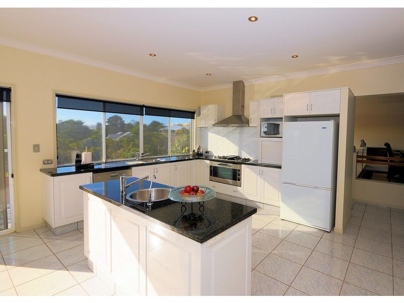 5 Balmoral Court, Urraween QLD 4655