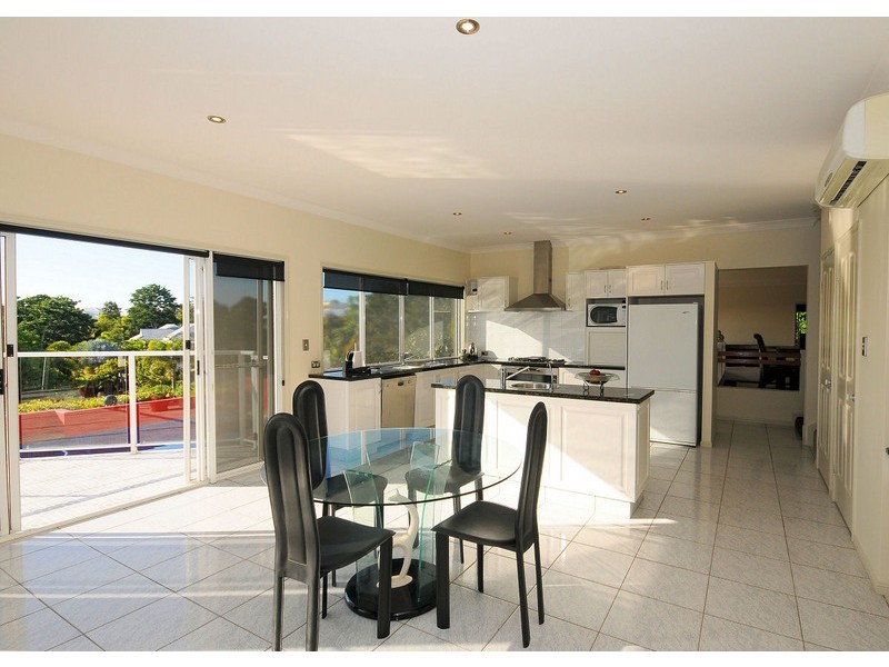 5 Balmoral Court, Urraween QLD 4655