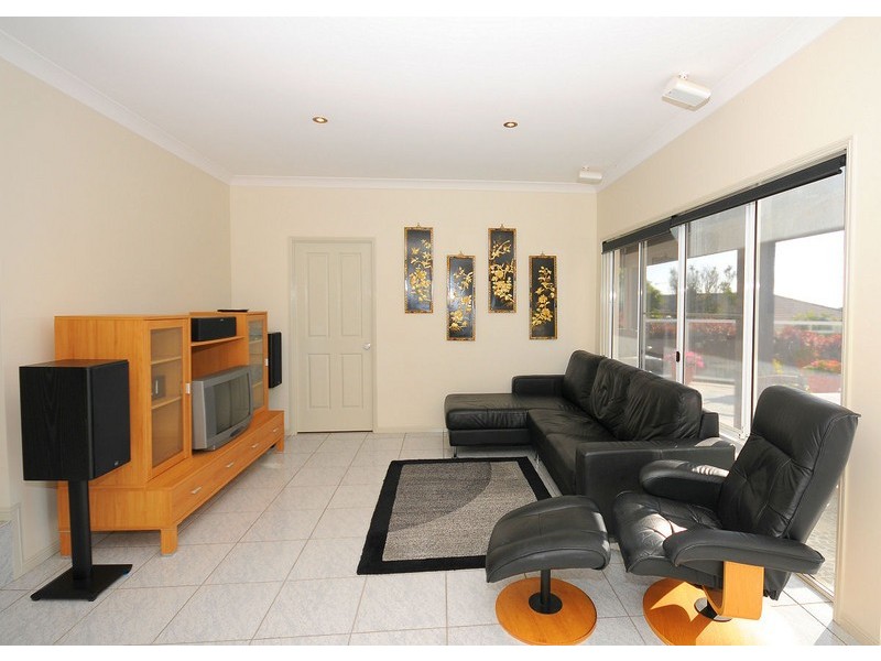 5 Balmoral Court, Urraween QLD 4655