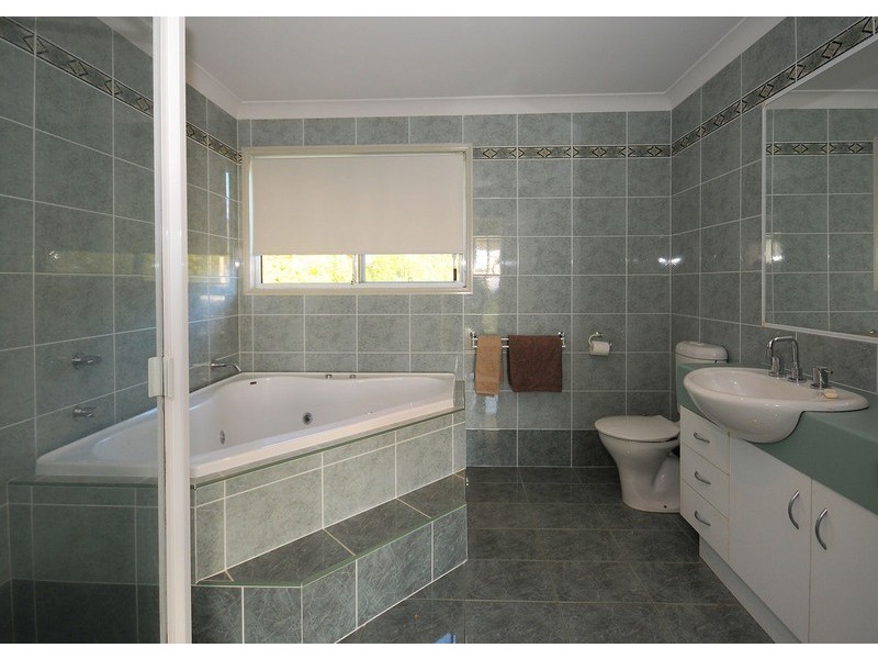 5 Balmoral Court, Urraween QLD 4655