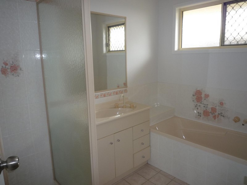 32 Bunker Avenue, Urraween QLD 4655