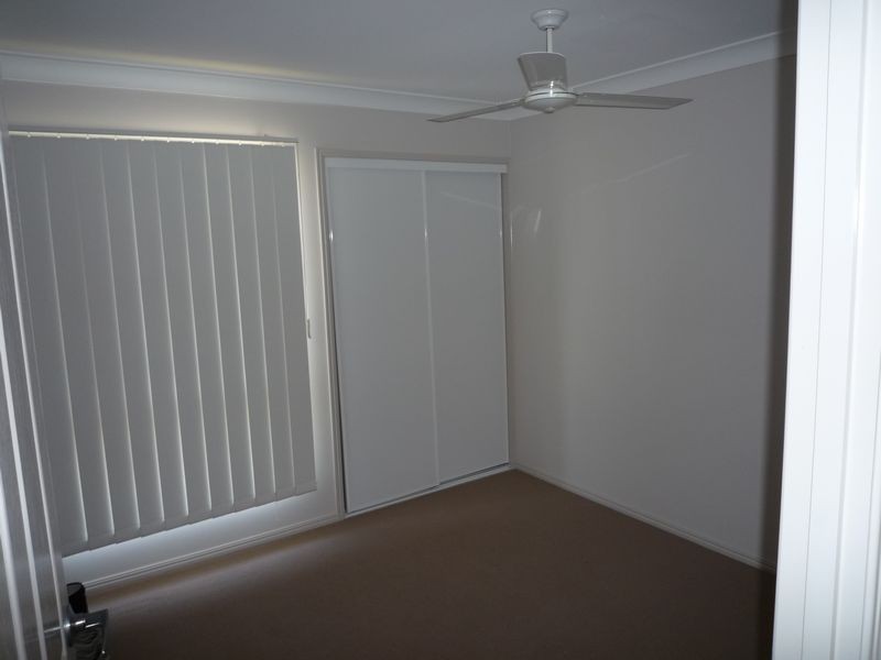 3 Bushlark Av, Eli Waters QLD 4655