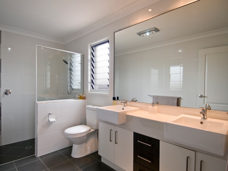 12 Honey Myrtle Cl, Burrum Heads QLD 4659