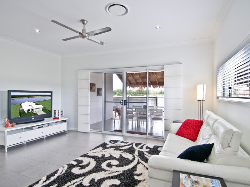 12 Honey Myrtle Cl, Burrum Heads QLD 4659
