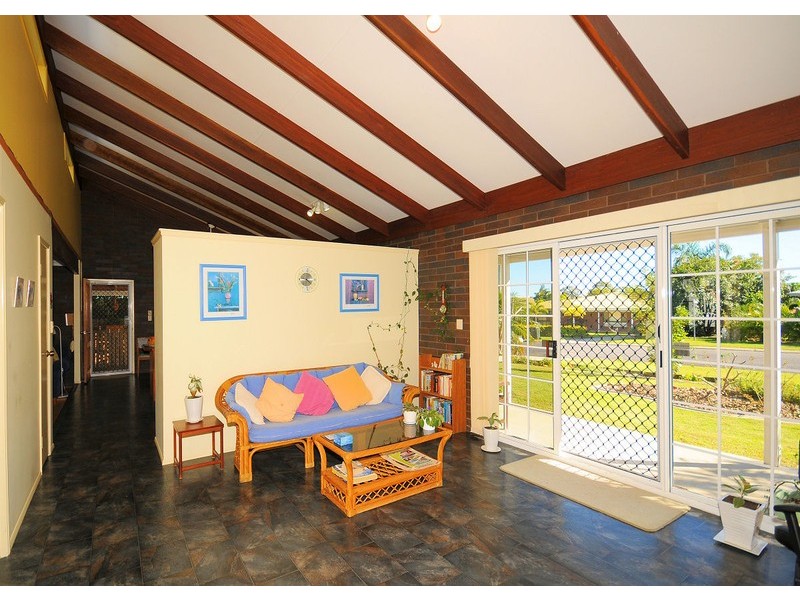 39 Vanda Street, Urangan QLD 4655