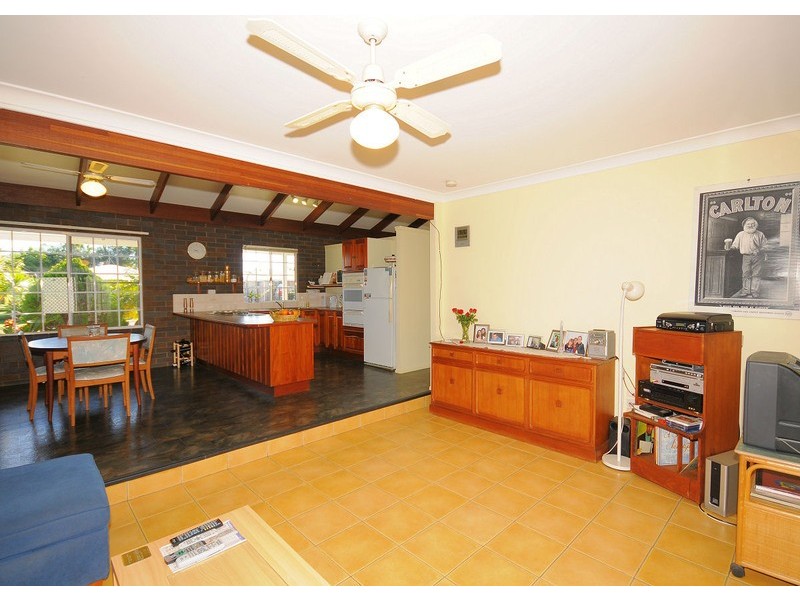 39 Vanda Street, Urangan QLD 4655