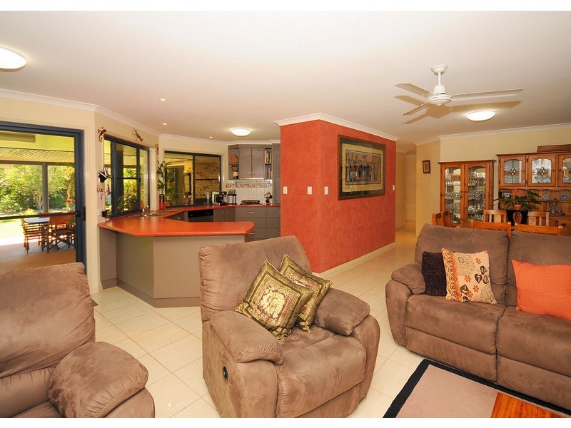 14 Kingston Close, Wondunna QLD 4655