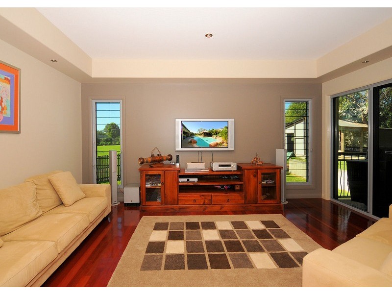 9-11 Gundesen Drive, Urraween QLD 4655