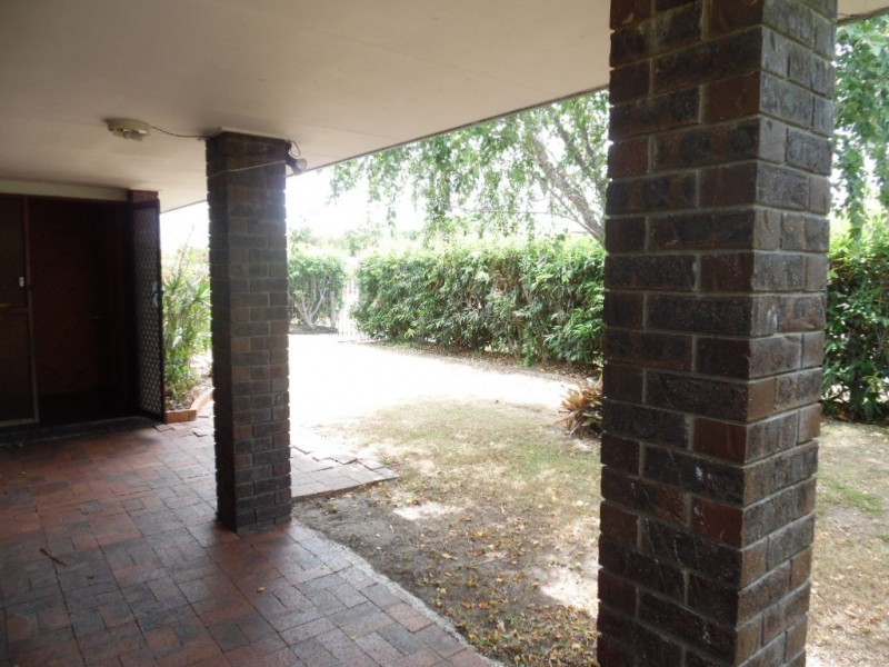 37 William Street, Urangan QLD 4655