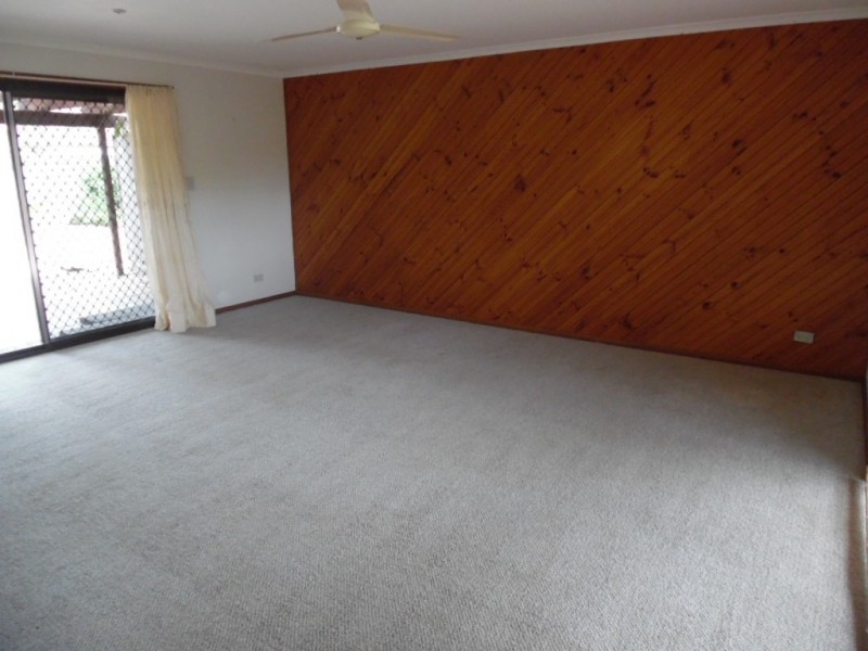 37 William Street, Urangan QLD 4655