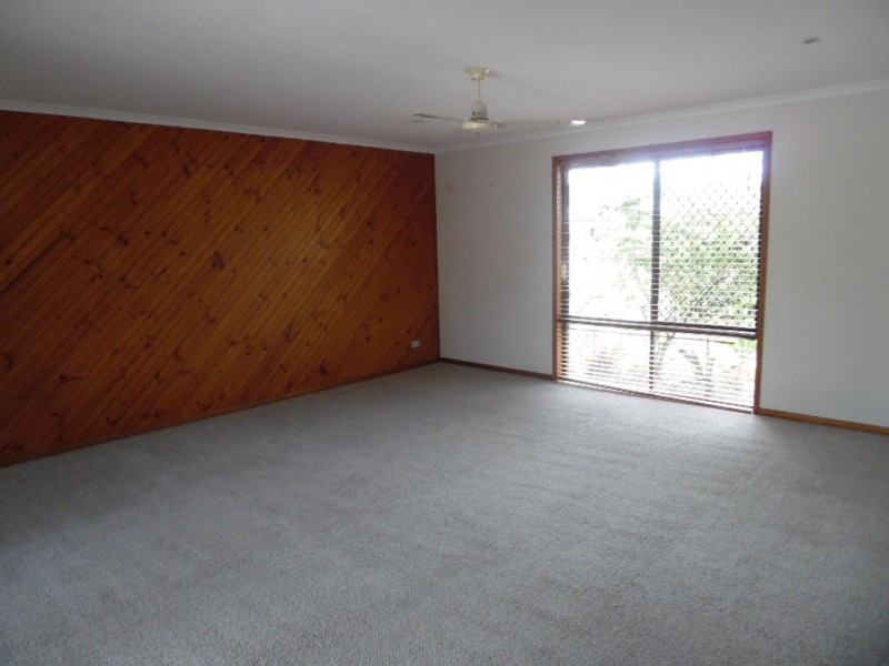 37 William Street, Urangan QLD 4655