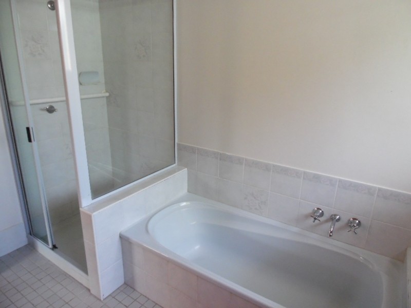 37 William Street, Urangan QLD 4655