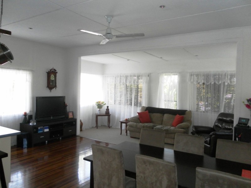 26 Ladbroke Crescent, Urangan QLD 4655
