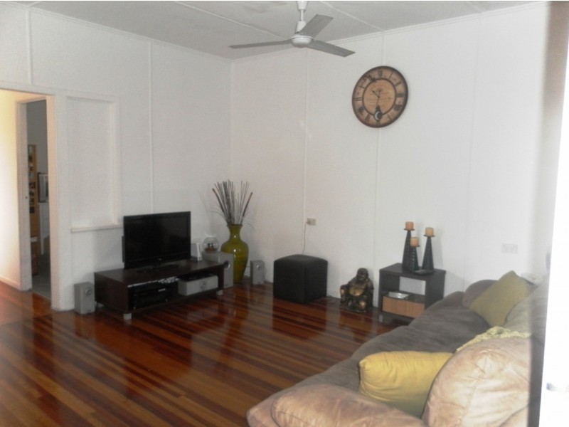 26 Ladbroke Crescent, Urangan QLD 4655