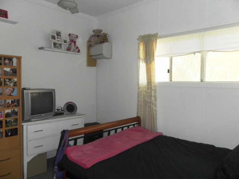 26 Ladbroke Crescent, Urangan QLD 4655