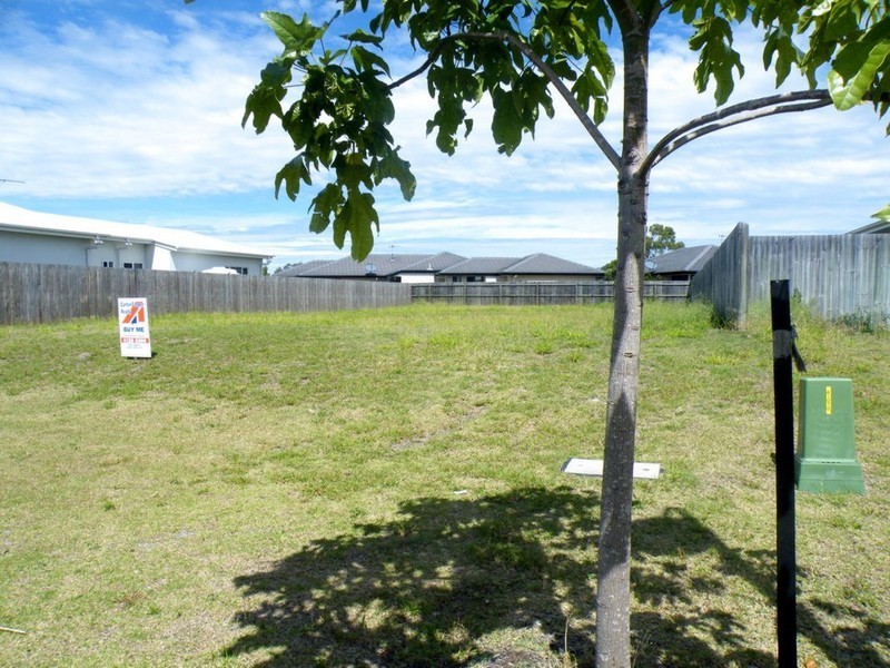 37 Fraser Waters Parade, Toogoom QLD 4655