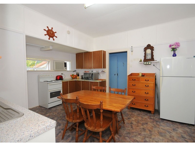 21 Kent Street, Urangan QLD 4655