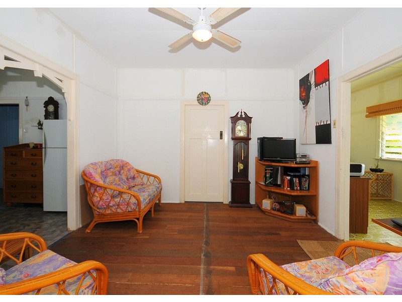 21 Kent Street, Urangan QLD 4655