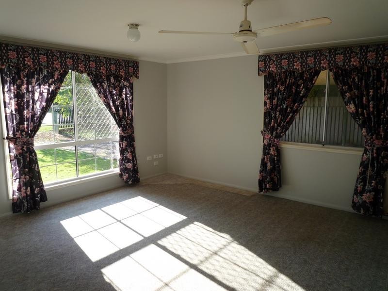 26 Acacia Street, Point Vernon QLD 4655