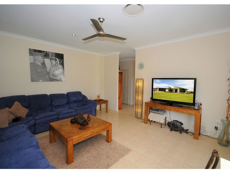 7 Amstal Ave, Wondunna QLD 4655